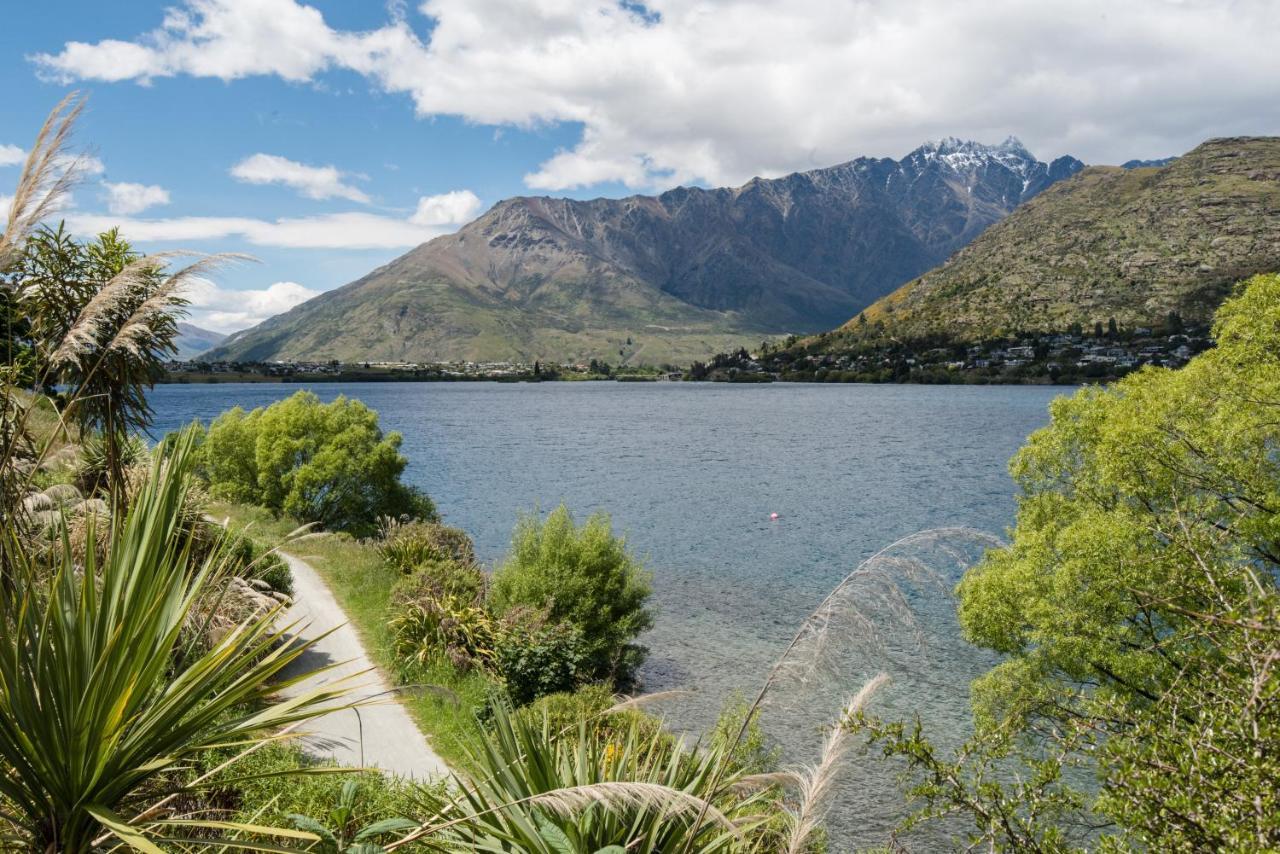Lakeside Luxury With Spa Queenstown Dış mekan fotoğraf